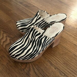 Zebra Charlotte Stone Marlo Clog